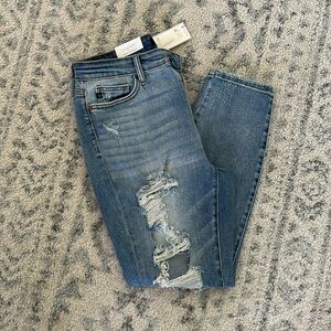 BRAND NEW! Judy Blue Boyfriend Fit